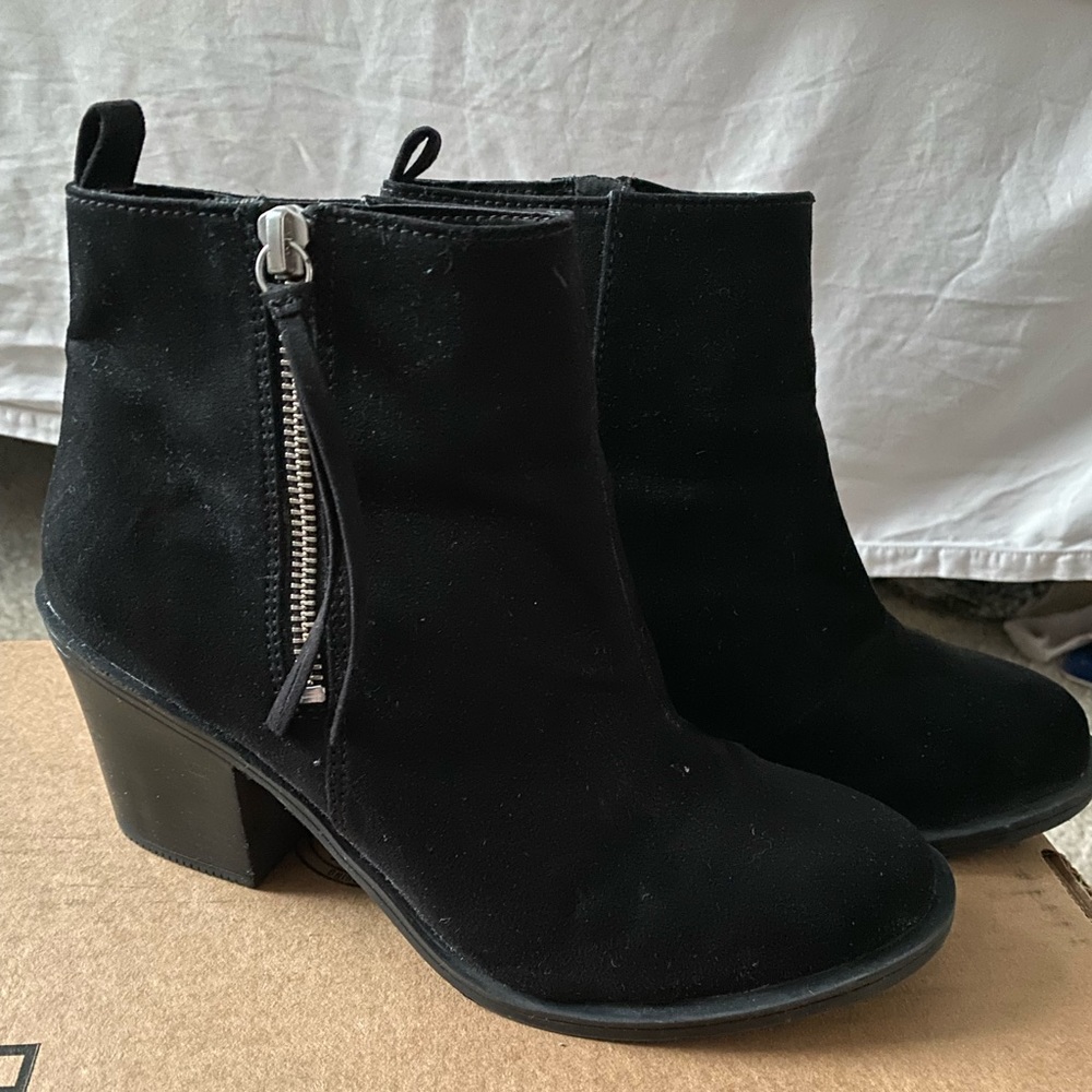 Woman's booties